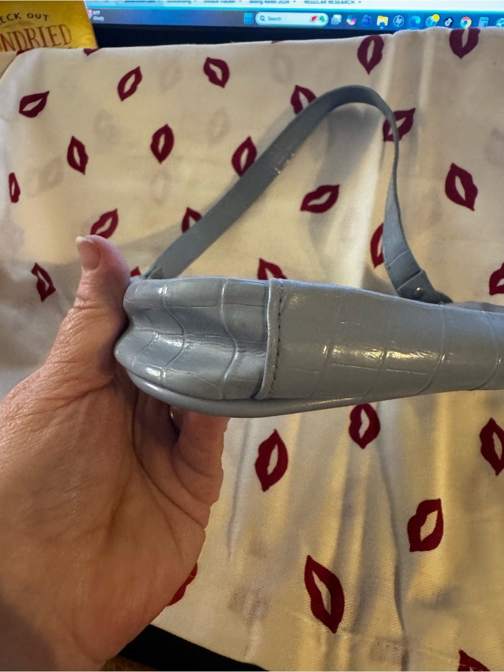 Y2K Women's Croc-Texture Shoulder Bag in Light Blue - Picture 2 of 6